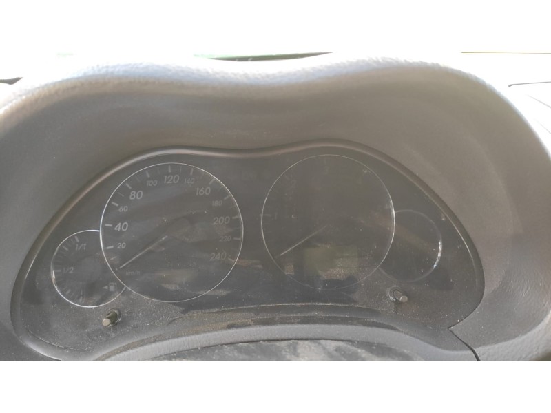 Recambio de cuadro instrumentos para toyota avensis wagon (t25) 2.0 d-4d executive referencia OEM IAM 8380005C00C  