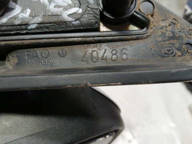 Recambio de retrovisor derecho para volkswagen golf iii berlina (1h1) 2.0 referencia OEM IAM 40486  