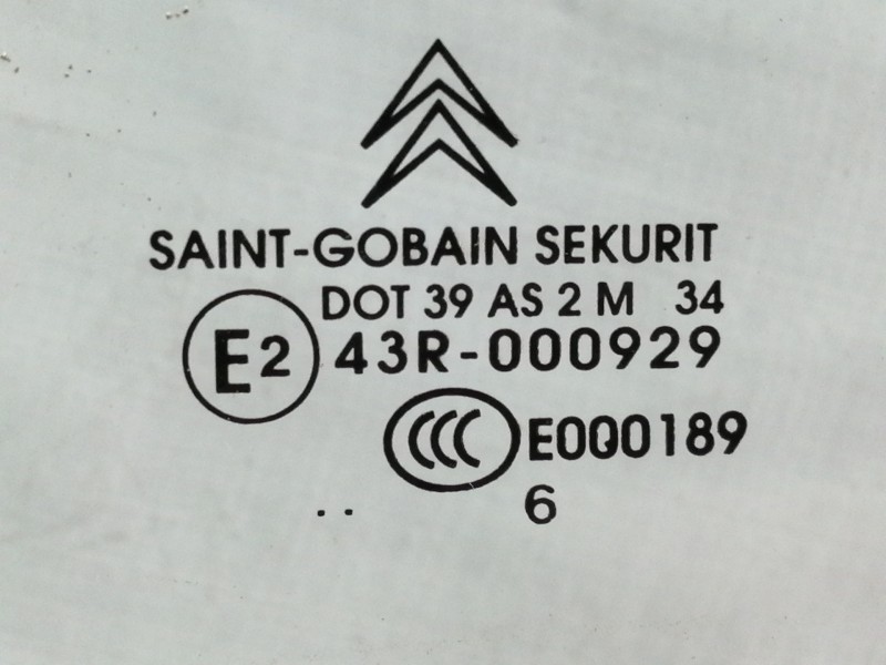 Recambio de luna delantera izquierda para citroën c4 berlina lx referencia OEM IAM   