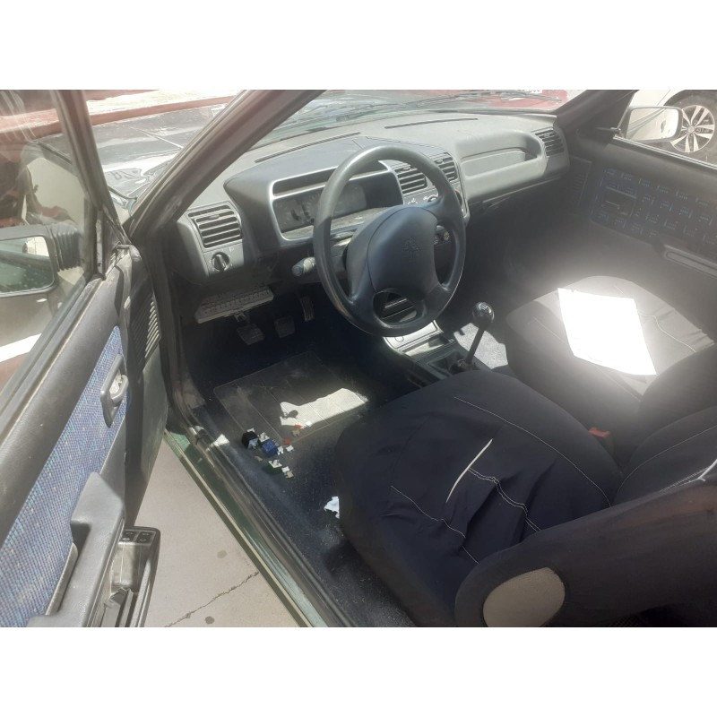PEUGEOT 205 BERLINA