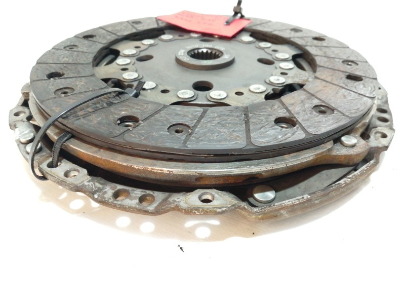 Recambio de kit embrague para nissan juke (f15) acenta referencia OEM IAM 302050418R  