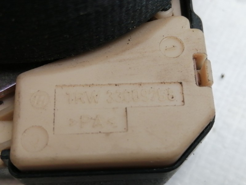 Recambio de cinturon seguridad delantero derecho para nissan kubistar (x76) premium (l1) referencia OEM IAM 33042120  