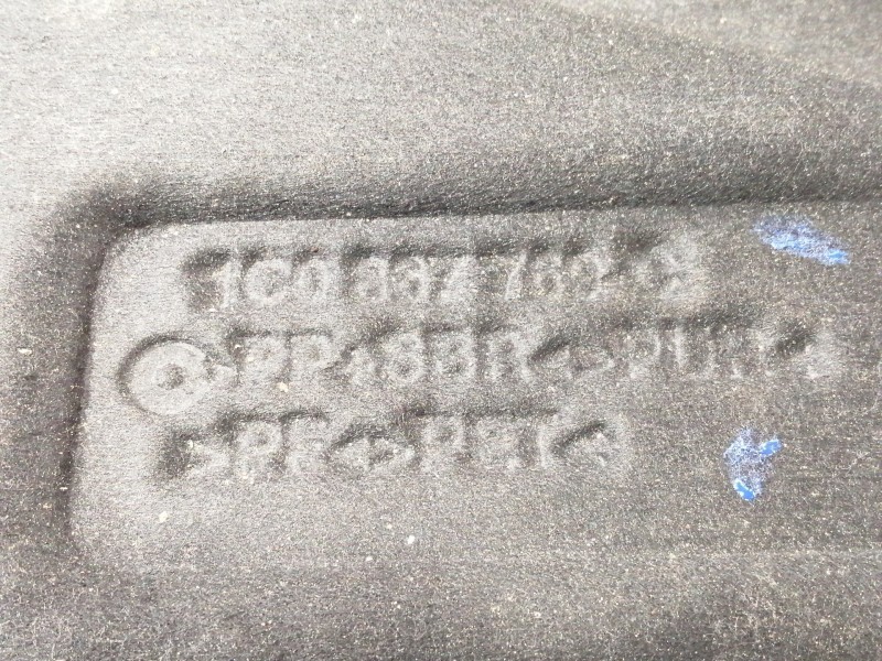 Recambio de bandeja trasera para volkswagen new beetle (9c1/1c1) 1.6 referencia OEM IAM 1C0867769C  