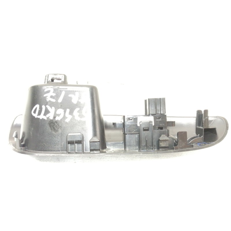 Recambio de mando elevalunas trasero izquierdo para nissan juke (f15) acenta referencia OEM IAM 829611KA2A  