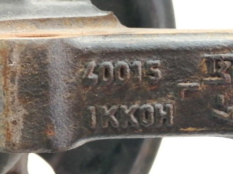 Recambio de mangueta delantera izquierda para nissan juke (f15) acenta referencia OEM IAM 400151KK0H  