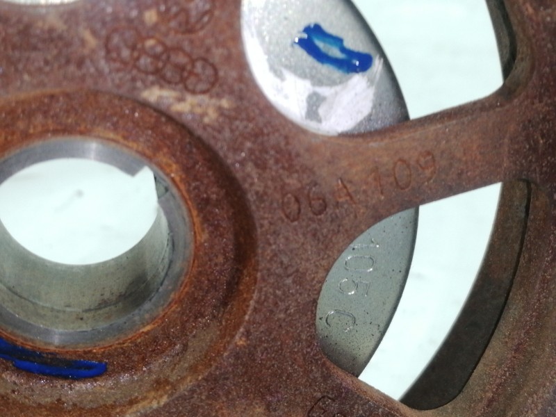 Recambio de polea arbol levas para volkswagen new beetle (9c1/1c1) 1.6 referencia OEM IAM 06A109105C  