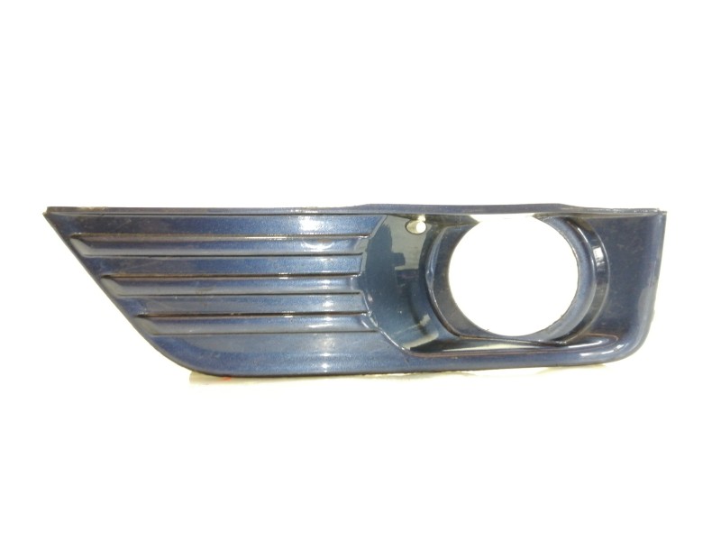 Recambio de rejilla paragolpes derecha para ford focus berlina (cap) ambiente (d) referencia OEM IAM 4M5119953  