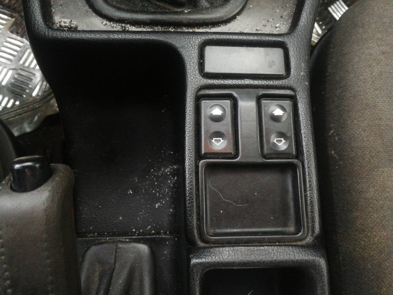 Recambio de mando elevalunas delantero izquierdo para bmw serie 5 berlina (e34) 525tds referencia OEM IAM 1374491  