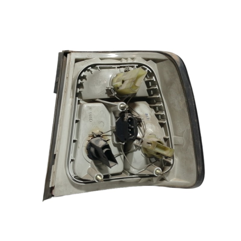 Recambio de piloto trasero izquierdo para bmw serie 5 berlina (e34) 525tds referencia OEM IAM 63215  