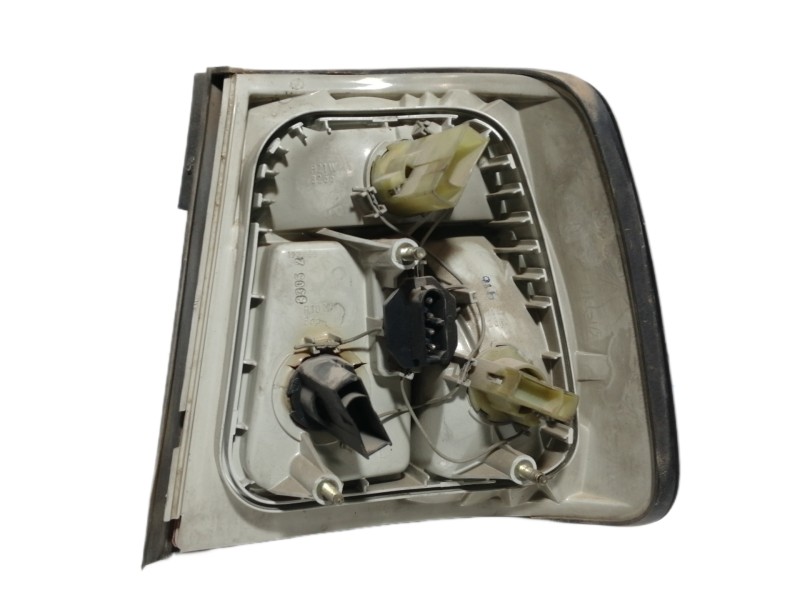 Recambio de piloto trasero izquierdo para bmw serie 5 berlina (e34) 525tds referencia OEM IAM 63215  