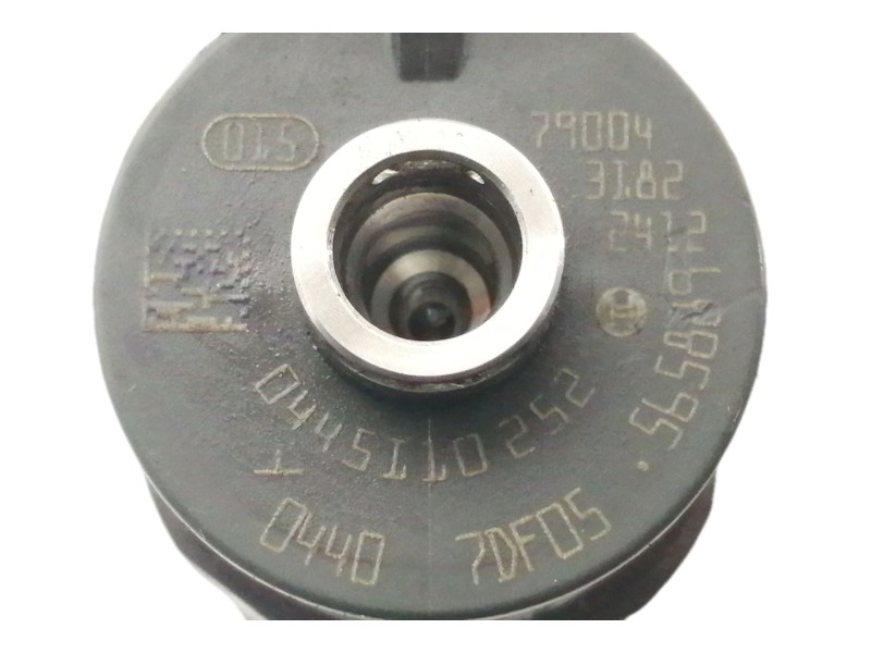 Recambio de inyector para peugeot 207 confort referencia OEM IAM 0445110252  