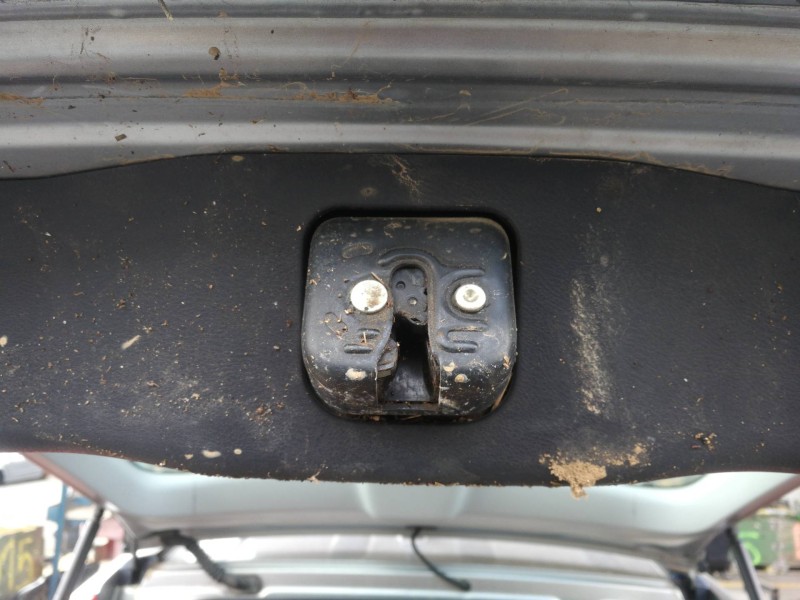 Recambio de cerradura maletero / porton para honda cr-v (re) comfort referencia OEM IAM EUK9361110A GI83866 