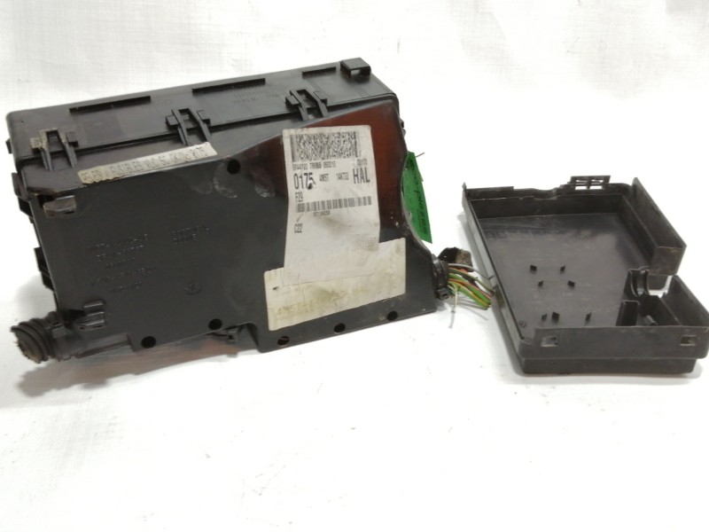 Recambio de caja reles / fusibles para ford focus berlina (cap) 1.6 cat referencia OEM IAM 3M5T14A142AB  
