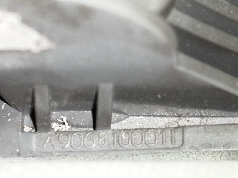 Recambio de parasol derecho para volkswagen crafter combi (2e) combi, techo elevado 35 referencia OEM IAM A9068100011  