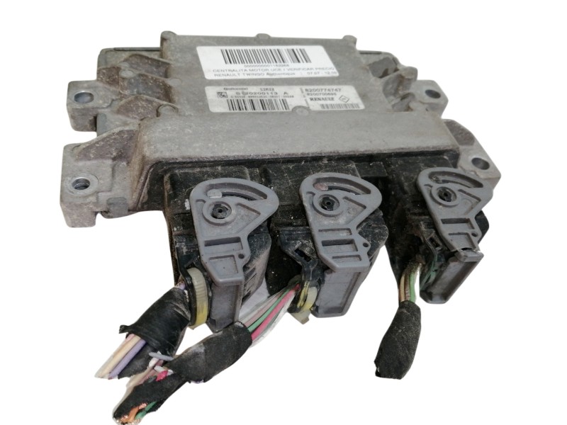 Recambio de centralita motor uce para renault twingo authentique referencia OEM IAM 8200774747  