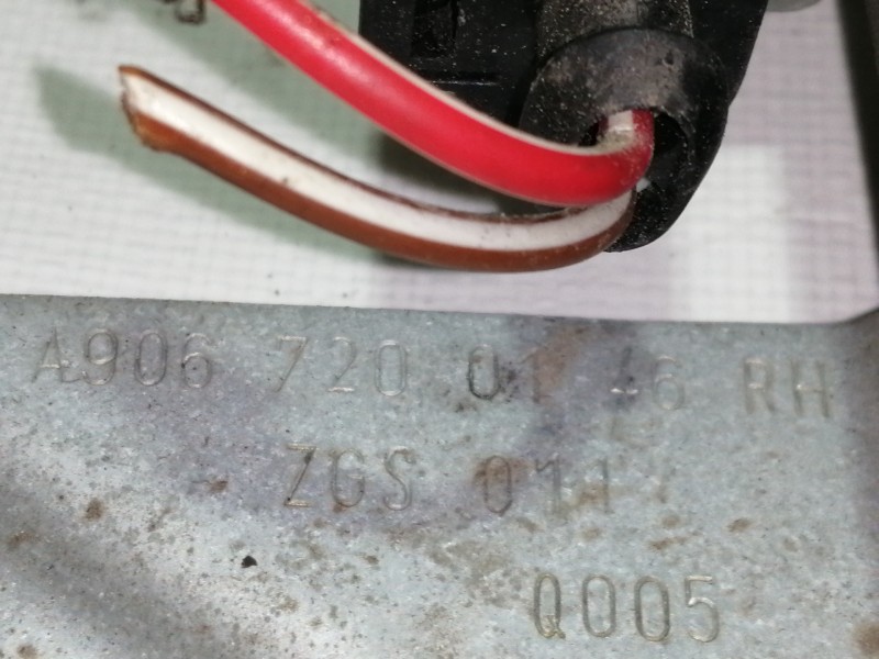 Recambio de elevalunas delantero derecho para volkswagen crafter combi (2e) combi, techo elevado 35 referencia OEM IAM A90672001