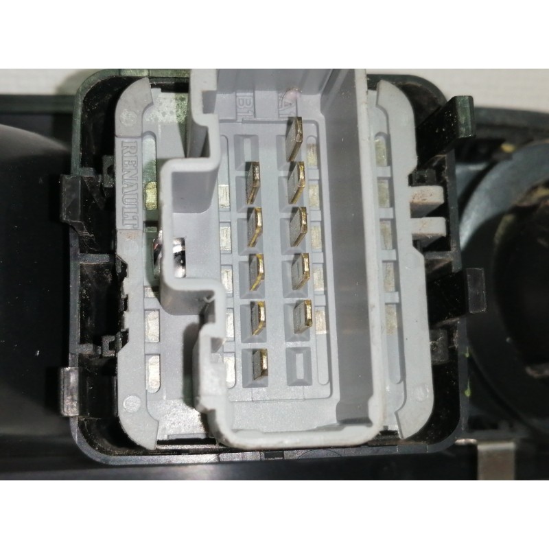 Recambio de mando elevalunas delantero izquierdo para renault twingo authentique referencia OEM IAM 8200356515B  