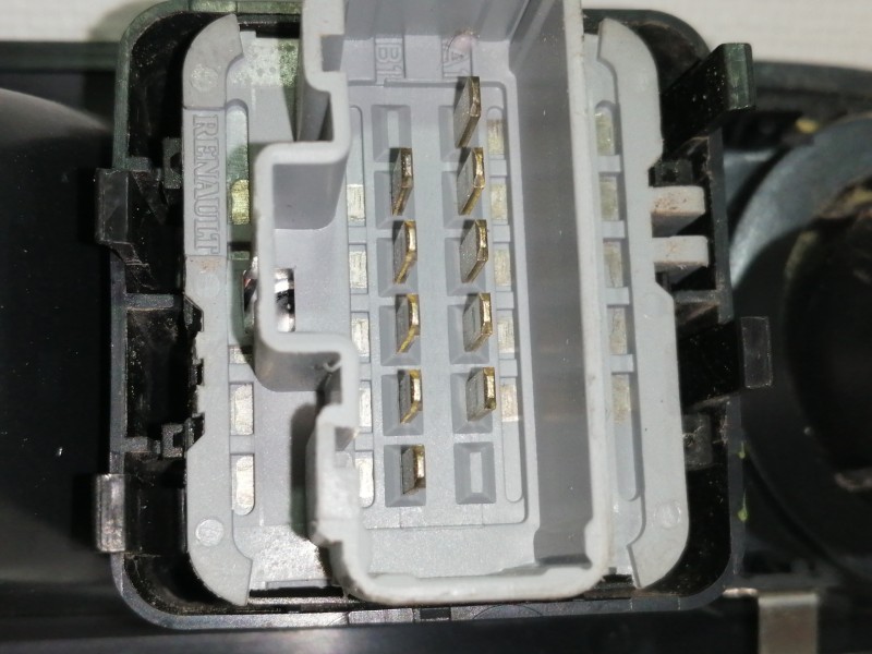 Recambio de mando elevalunas delantero izquierdo para renault twingo authentique referencia OEM IAM 8200356515B  