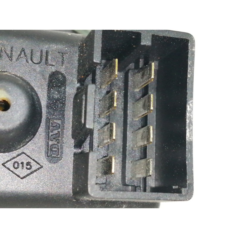 Recambio de mando elevalunas delantero izquierdo para renault twingo authentique referencia OEM IAM 8200356515B  