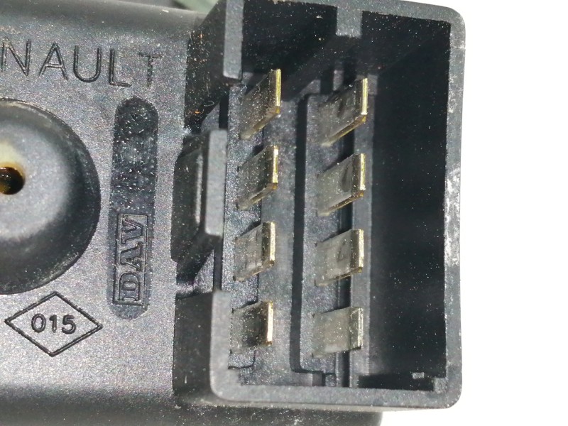 Recambio de mando elevalunas delantero izquierdo para renault twingo authentique referencia OEM IAM 8200356515B  