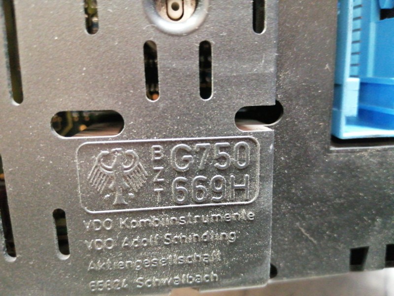 Recambio de cuadro instrumentos para audi a6 berlina (4b2) 2.4 (121kw) referencia OEM IAM 4B0920931C VDO110008948016 11000894801