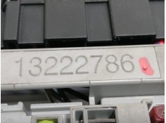 Recambio de caja reles / fusibles para opel insignia berlina cosmo referencia OEM IAM 13222786   2