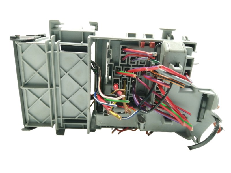 Recambio de caja reles / fusibles para opel insignia berlina cosmo referencia OEM IAM 13222786  