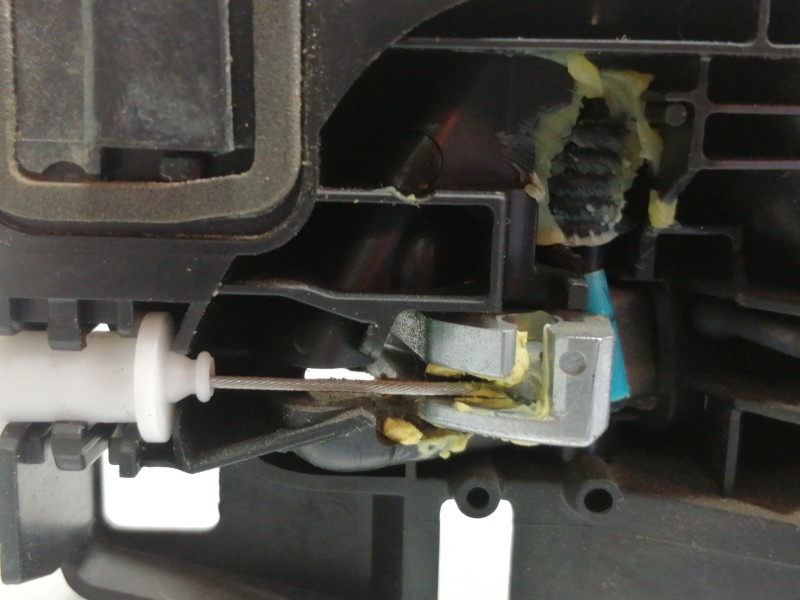 Recambio de maneta interior trasera derecha para peugeot 3008 active referencia OEM IAM 311337  