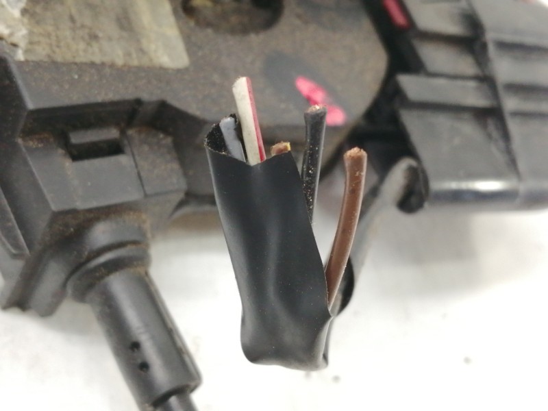 Recambio de cerradura puerta trasera derecha para opel insignia berlina cosmo referencia OEM IAM 3023880  