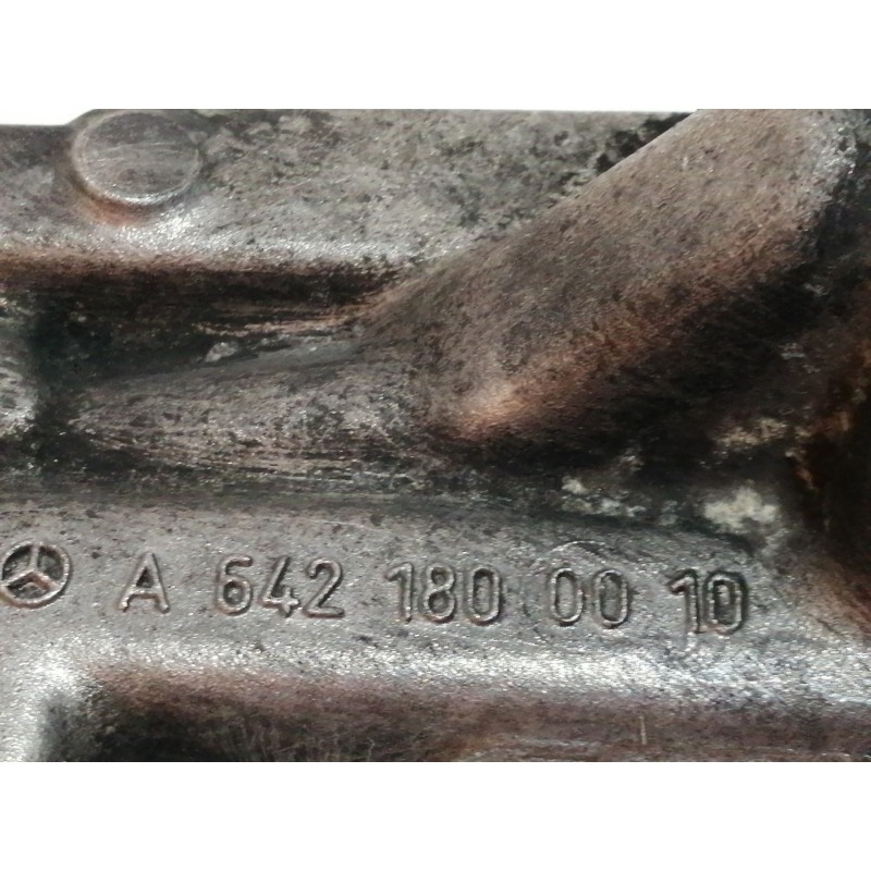 Recambio de soporte filtro aceite para mercedes-benz clase clk (w209) coupe 320 cdi (209.320) referencia OEM IAM A6421800010  