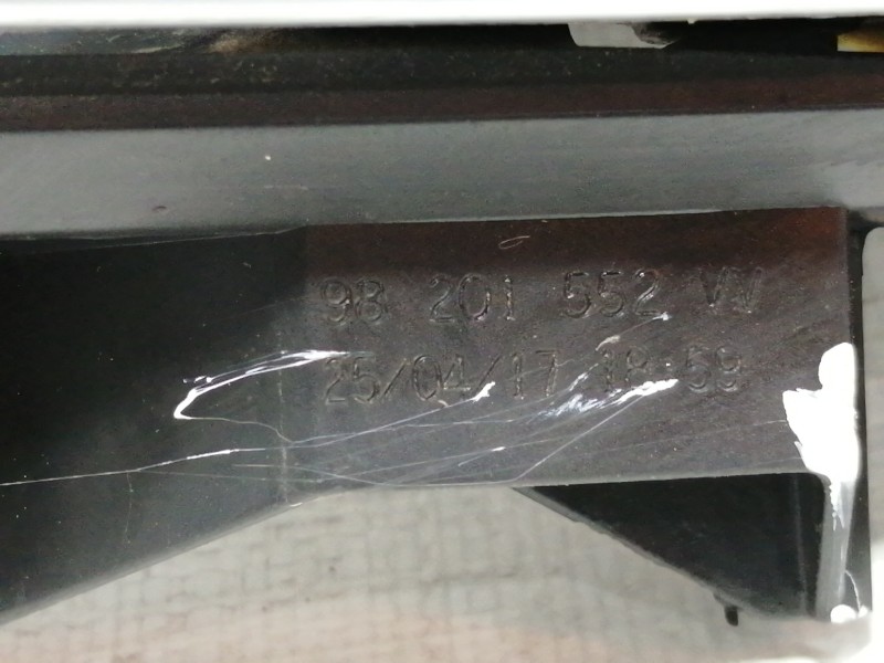 Recambio de maneta interior delantera derecha para peugeot 3008 active referencia OEM IAM 98201552  