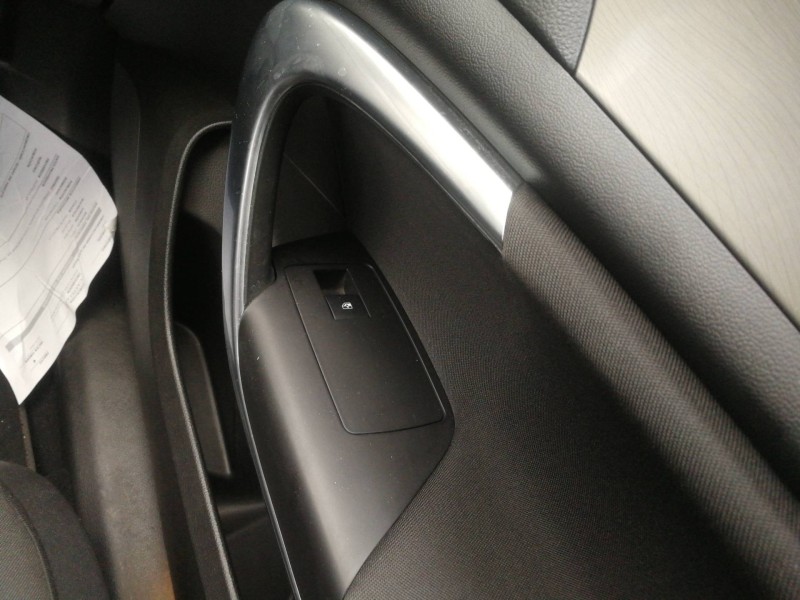 Recambio de mando elevalunas delantero derecho para opel insignia berlina cosmo referencia OEM IAM 13222229  