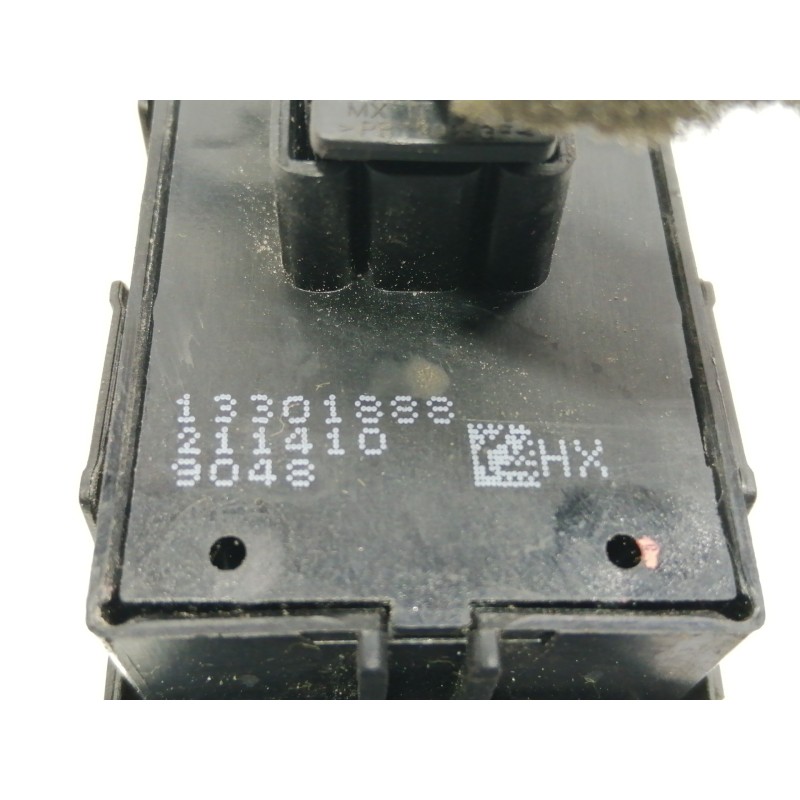 Recambio de mando elevalunas trasero derecho para opel insignia berlina cosmo referencia OEM IAM 13222231  