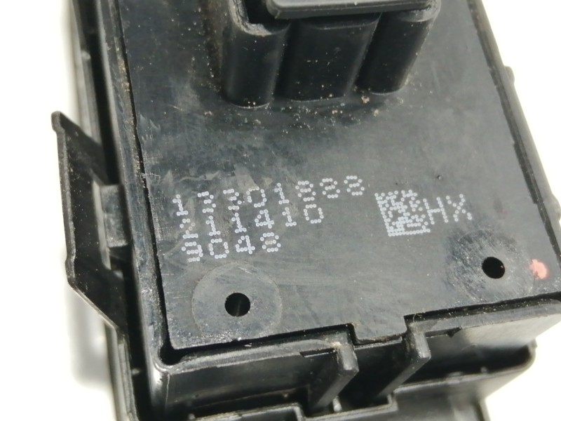 Recambio de mando elevalunas trasero izquierdo para opel insignia berlina cosmo referencia OEM IAM 13222231  