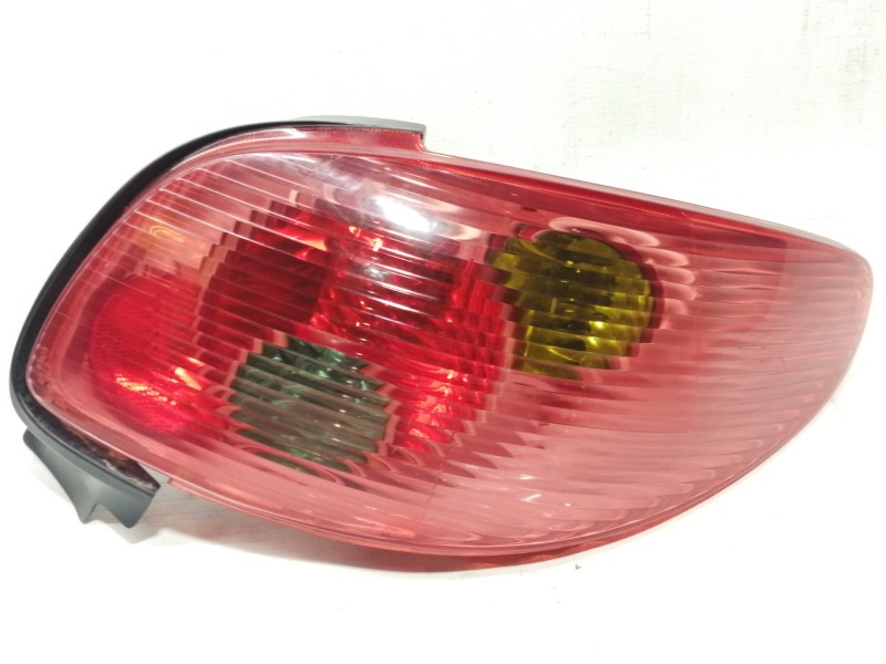 Recambio de piloto trasero derecho para peugeot 206 cc cc quiksilver referencia OEM IAM   