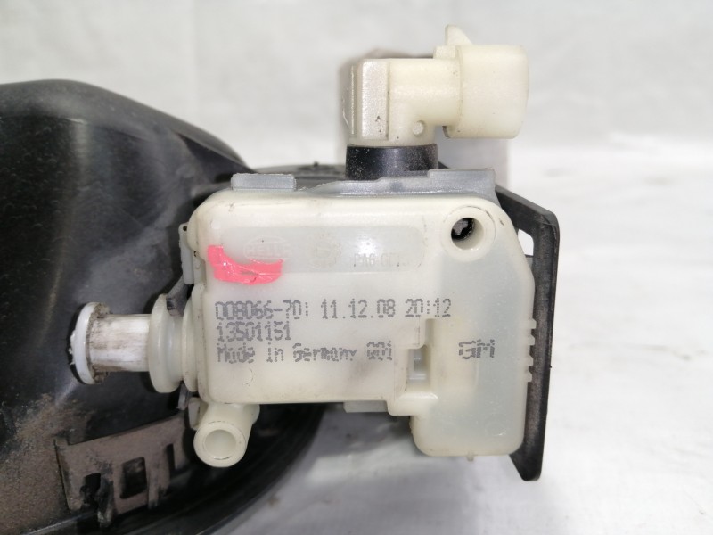 Recambio de tapa exterior combustible para opel insignia berlina cosmo referencia OEM IAM 13267340  