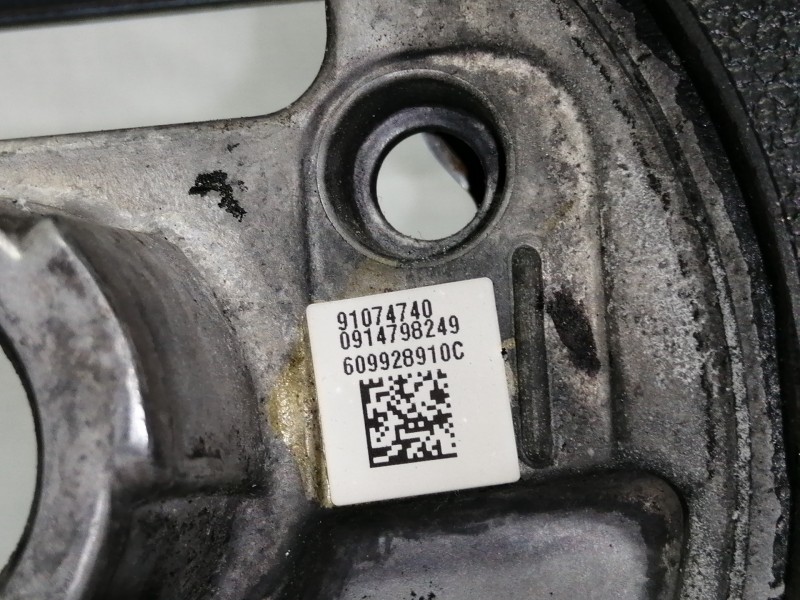 Recambio de volante para opel insignia berlina cosmo referencia OEM IAM 13316547  