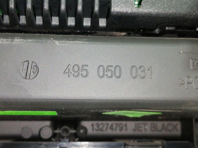 Recambio de pantalla multifuncion para opel insignia berlina cosmo referencia OEM IAM 13233977F  