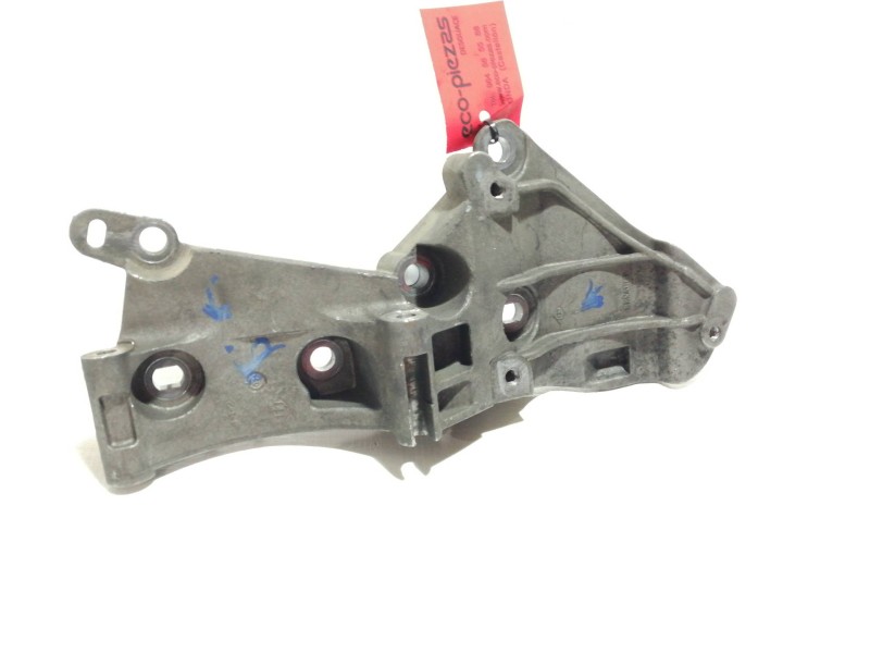 Recambio de soporte alternador para nissan qashqai (j10) 1.5 turbodiesel cat referencia OEM IAM 8200072727  
