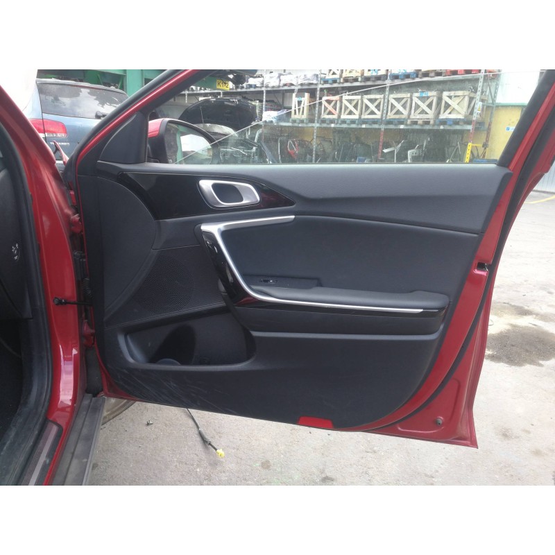 Recambio de guarnecido puerta delantera derecha para kia xceed business referencia OEM IAM 82380J7000WK 82302J7042DQB / TB56A063