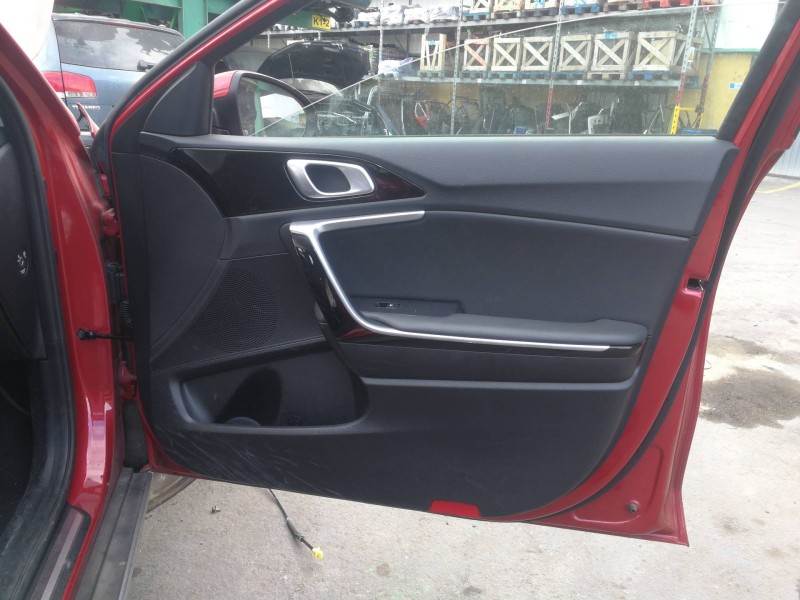 Recambio de guarnecido puerta delantera derecha para kia xceed business referencia OEM IAM 82380J7000WK 82302J7042DQB / TB56A063