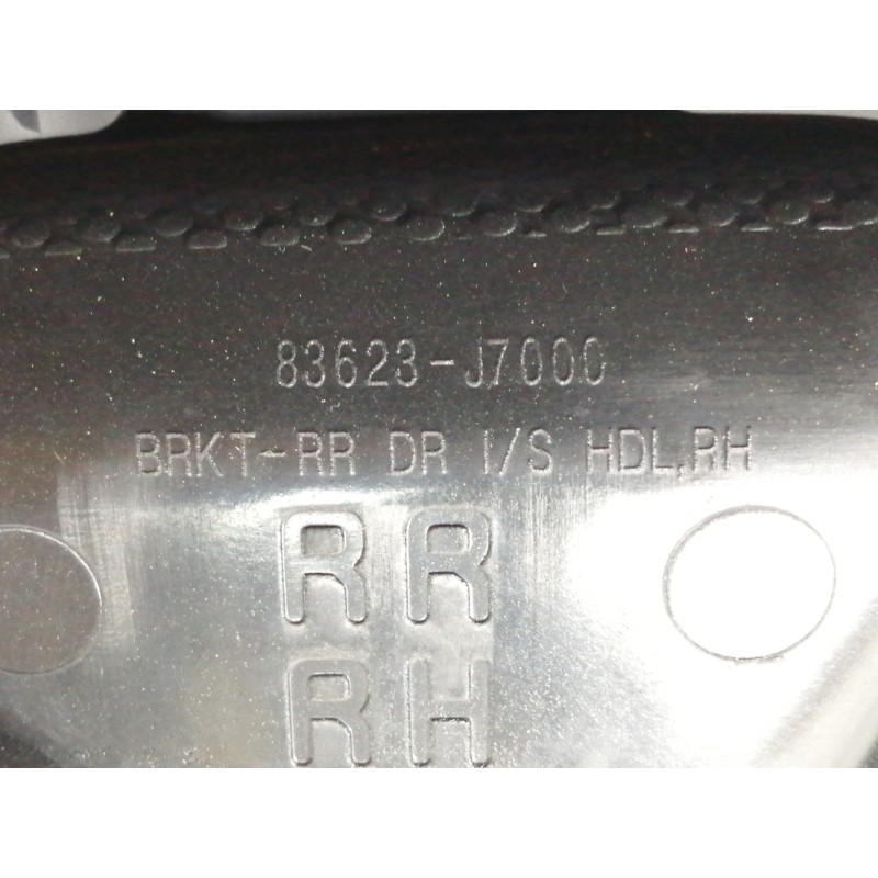 Recambio de guarnecido puerta trasera derecha para kia xceed business referencia OEM IAM 83302J7832DQB 83725J7800WK 83623J7000 