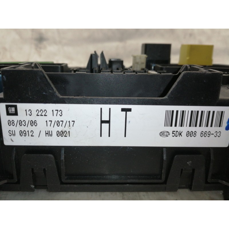 Recambio de caja reles / fusibles para opel astra gtc sport referencia OEM IAM 5DK00866933 13222173 