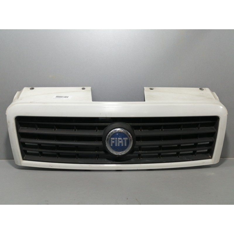 Recambio de rejilla delantera para fiat doblo (119) 1.9 jtd cat referencia OEM IAM 735395576  