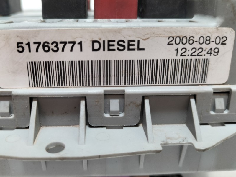 Recambio de caja reles / fusibles para fiat doblo (119) 1.9 jtd cat referencia OEM IAM 51763771  