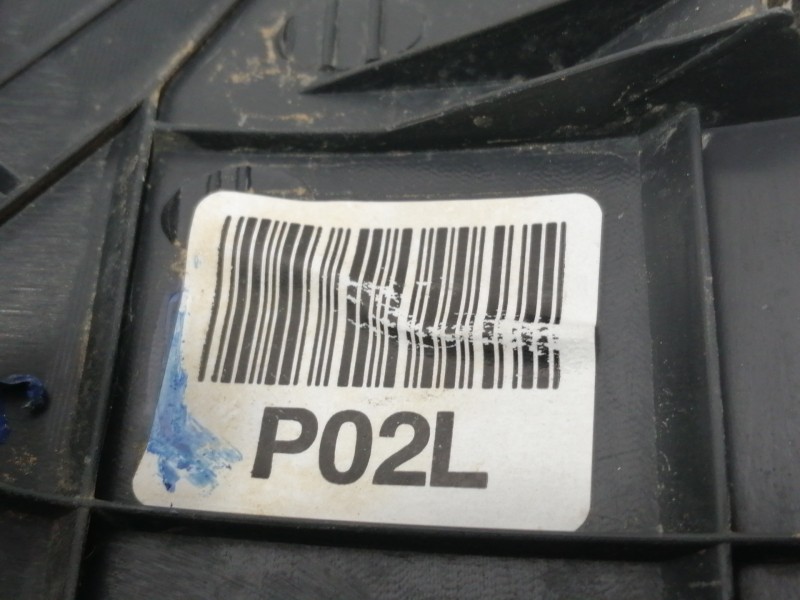 Recambio de moldura para hyundai kona sle 2wd referencia OEM IAM 85810J9000  