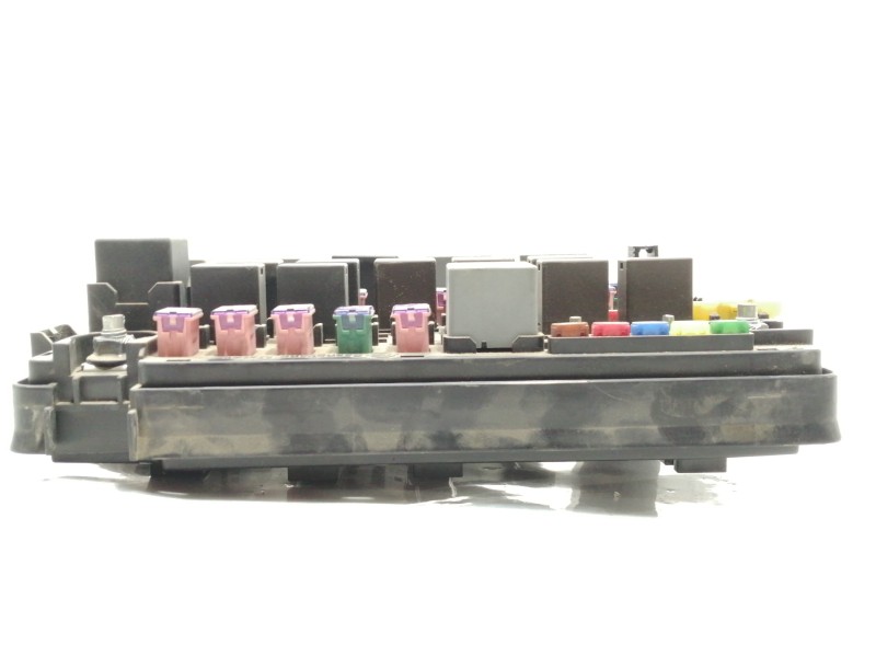 Recambio de caja reles / fusibles para ssangyong actyon 200 xdi referencia OEM IAM AK6188  