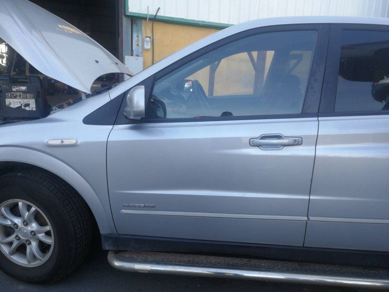 Recambio de puerta delantera izquierda para ssangyong actyon 200 xdi referencia OEM IAM   