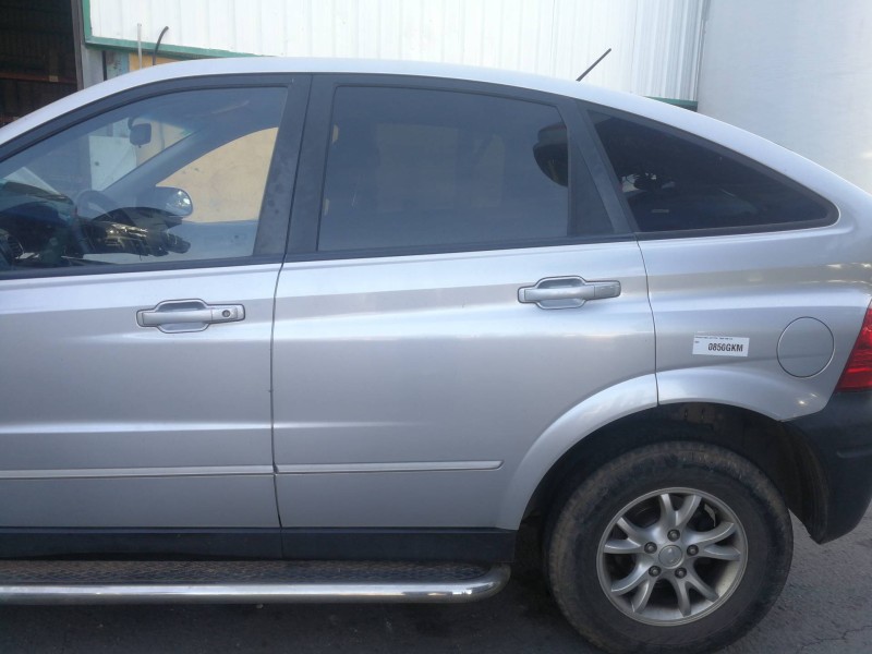 Recambio de puerta trasera izquierda para ssangyong actyon 200 xdi referencia OEM IAM   