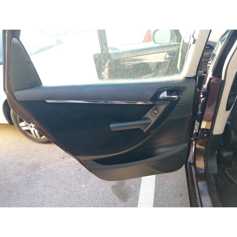 Recambio de guarnecido puerta trasera izquierda para citroën c4 picasso exclusive referencia OEM IAM 2177350  